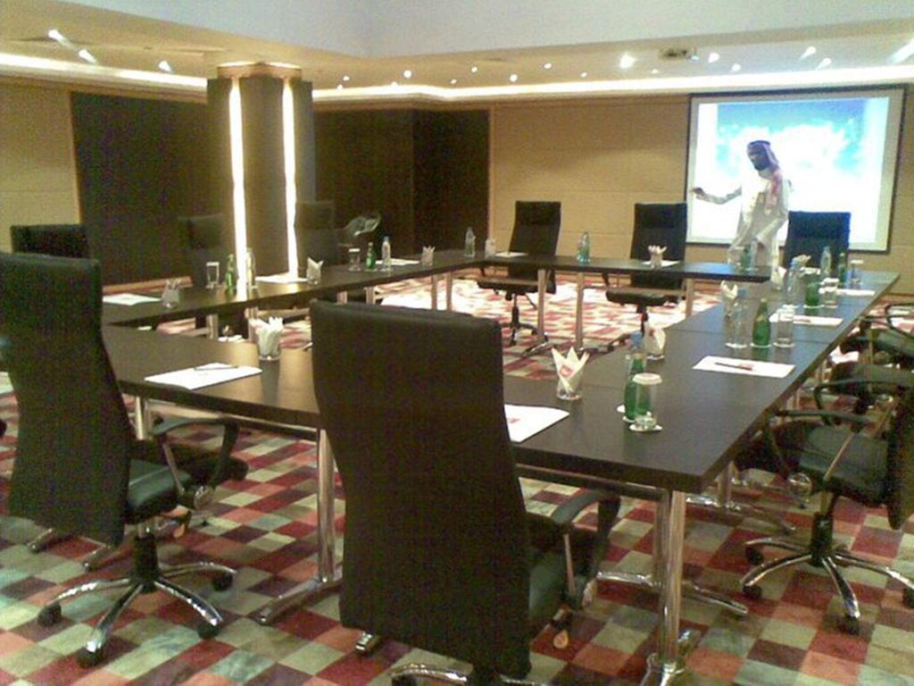 Crom Express Airport Hotel - Jeddah เจดดาห์ ภายนอก รูปภาพ